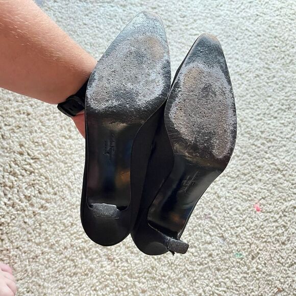 Salvatore Ferragamo Women's Velvet Fabric Mid Height Heels Pumps Black Size 8.5 - Picture 6 of 7